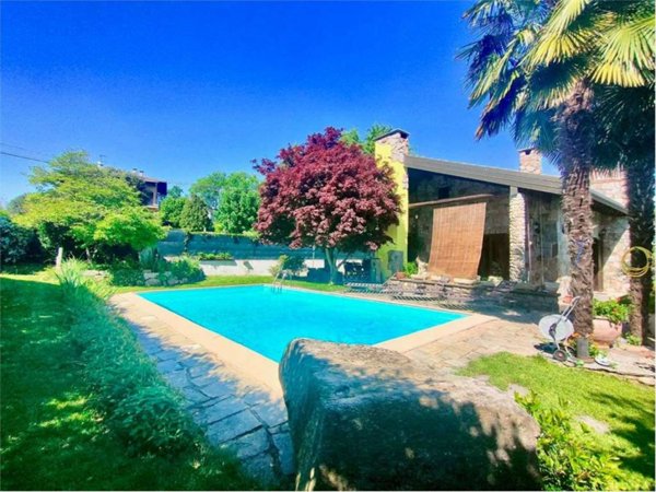 casa indipendente in vendita a Besozzo
