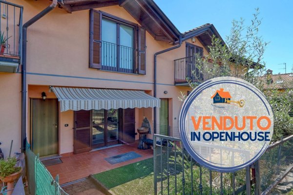 casa indipendente in vendita a Besozzo in zona Olginasio