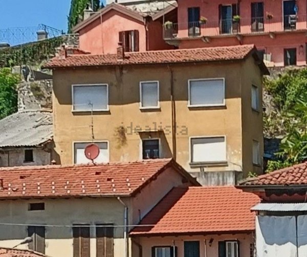 casa indipendente in vendita a Besozzo