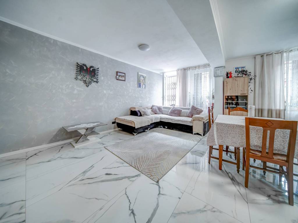casa indipendente in vendita a Besozzo in zona Olginasio
