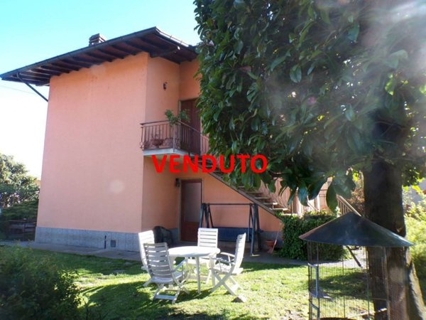 casa indipendente in vendita a Besozzo