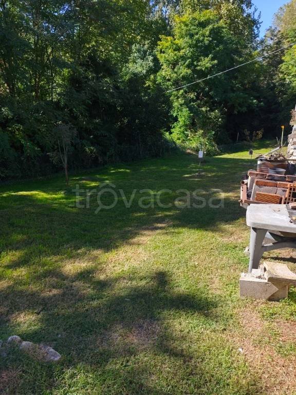 casa indipendente in vendita a Besozzo