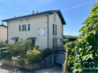 casa indipendente in vendita a Besozzo in zona Olginasio