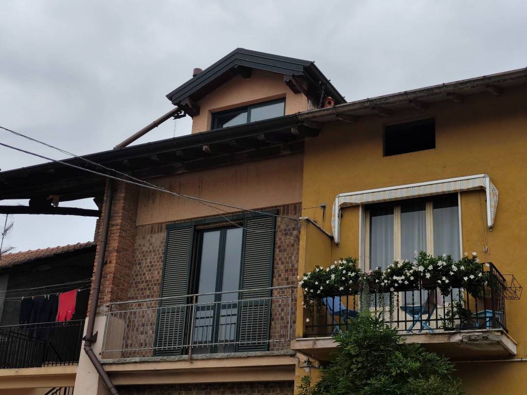 casa indipendente in vendita a Besozzo