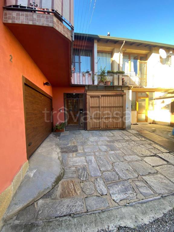 casa indipendente in vendita a Besozzo