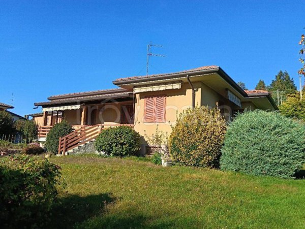 casa indipendente in vendita a Besozzo