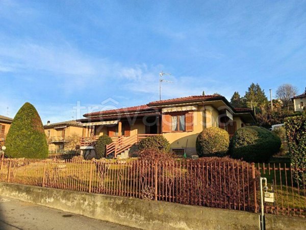 casa indipendente in vendita a Besozzo