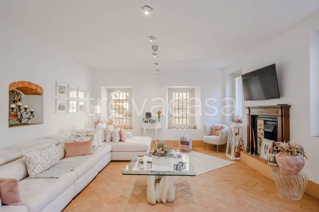 appartamento in vendita a Besozzo