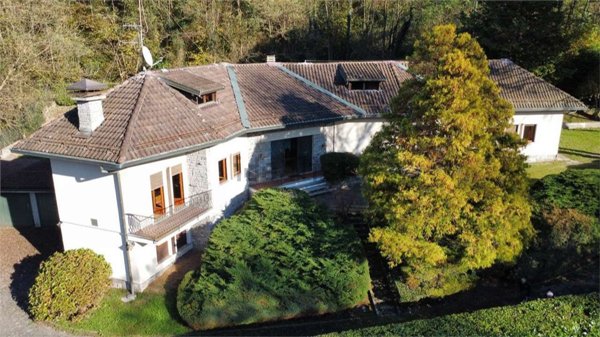 casa indipendente in vendita a Besozzo