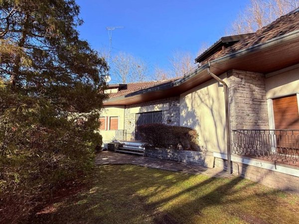 casa indipendente in vendita a Besozzo