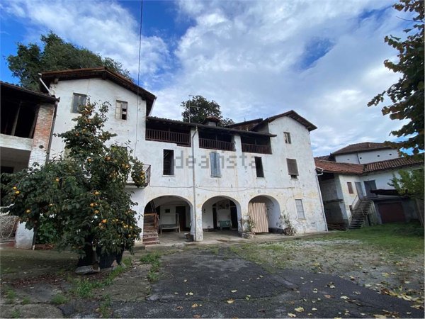 casale in vendita a Besozzo