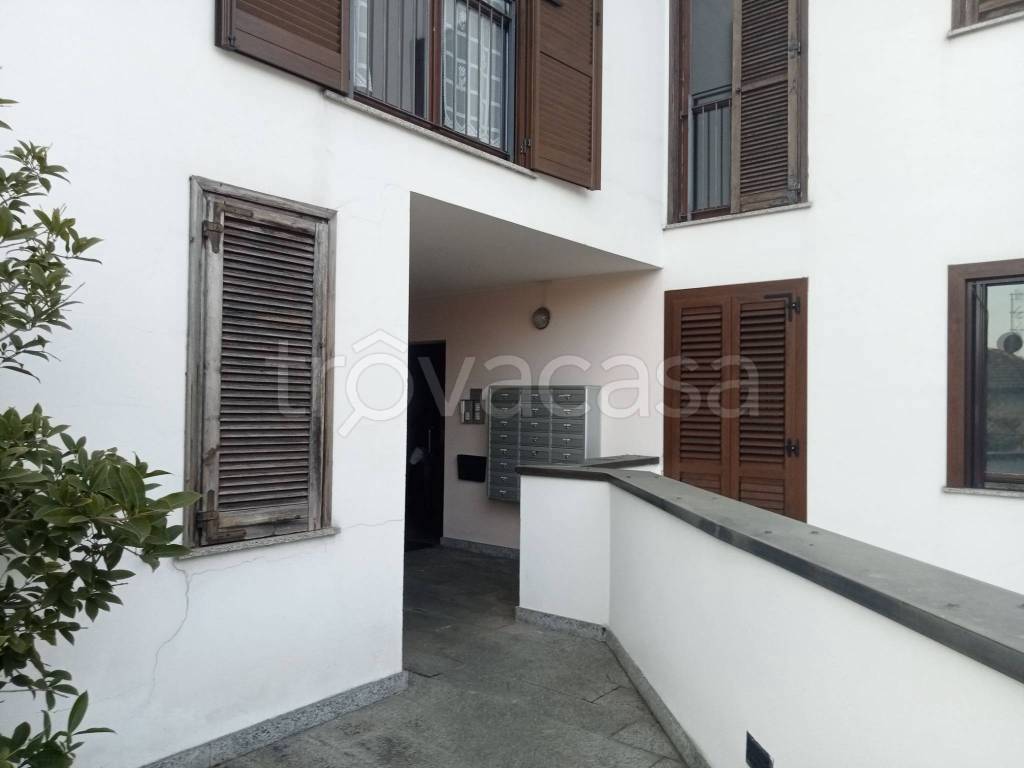 appartamento in vendita a Besozzo in zona Olginasio