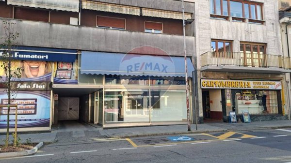 negozio in vendita a Besozzo