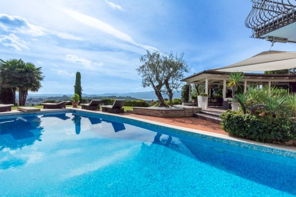 casa indipendente in vendita a Besozzo