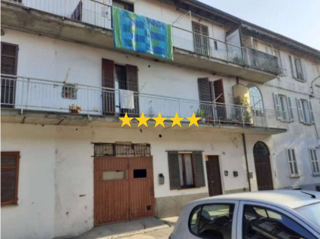 casa indipendente in vendita a Besozzo