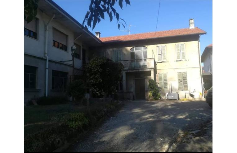 casa indipendente in vendita a Besozzo