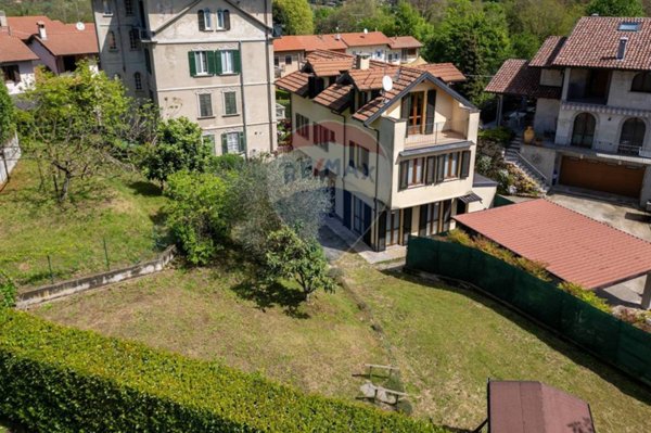 casa indipendente in vendita a Besozzo