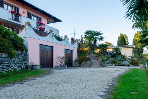 casa indipendente in vendita a Besozzo
