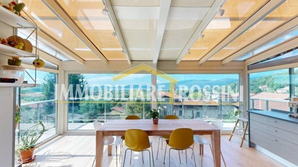 casa indipendente in vendita a Besozzo in zona Cardana