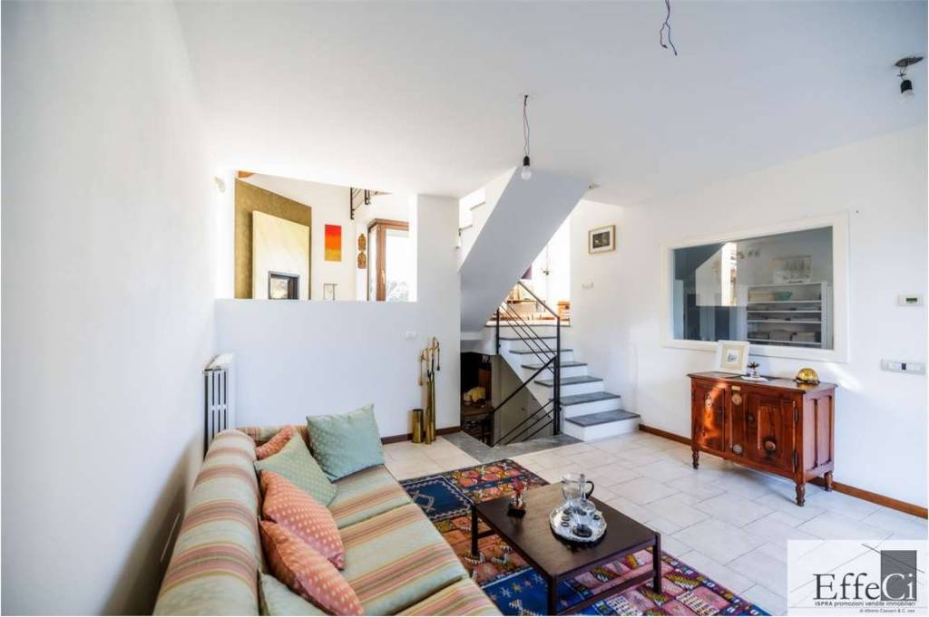 casa indipendente in vendita a Besozzo