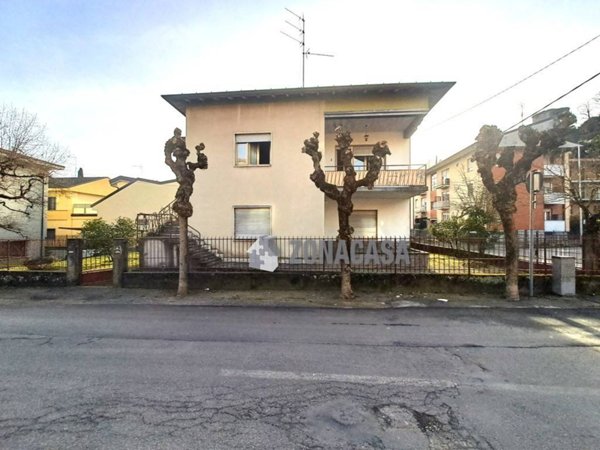 casa indipendente in vendita a Besozzo