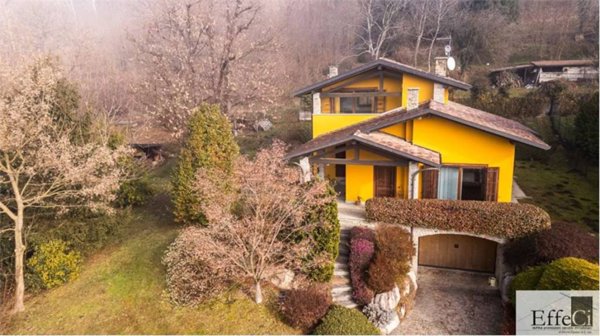 casa indipendente in vendita a Besozzo