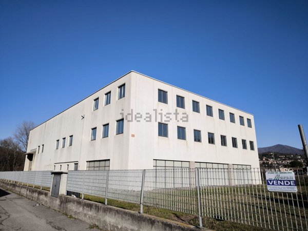 capannone in vendita a Besozzo