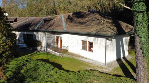 casa indipendente in vendita a Besozzo