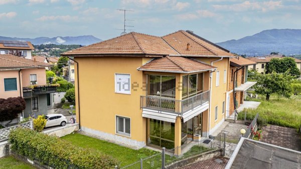 casa indipendente in vendita a Besozzo