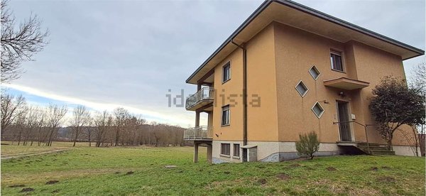 casa indipendente in vendita a Besozzo