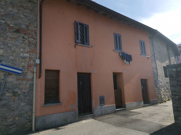 casa indipendente in vendita a Besozzo