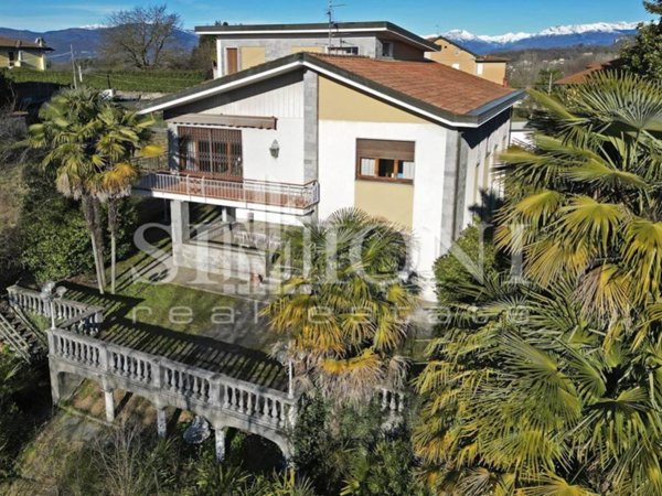 casa indipendente in vendita a Besozzo