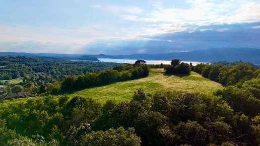 casa indipendente in vendita a Besozzo in zona Cardana