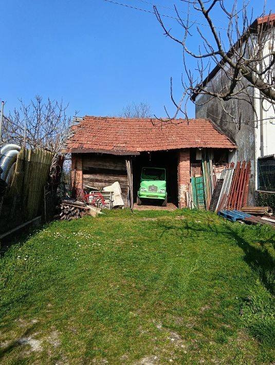 locale commerciale in vendita a Besozzo