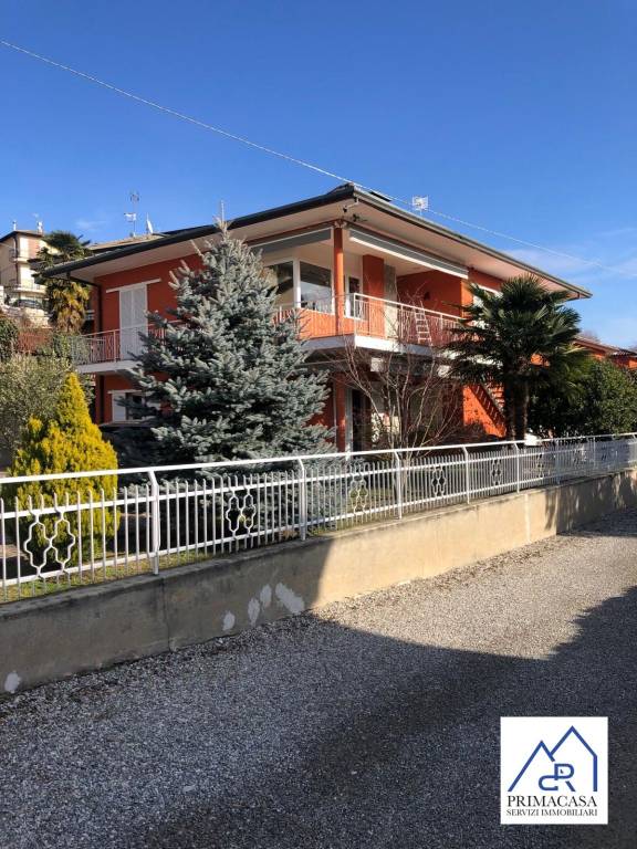 casa indipendente in vendita a Besozzo