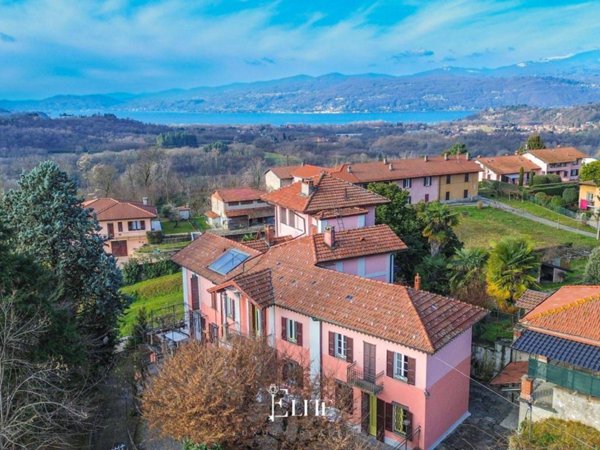 casa indipendente in vendita a Besozzo in zona Cardana