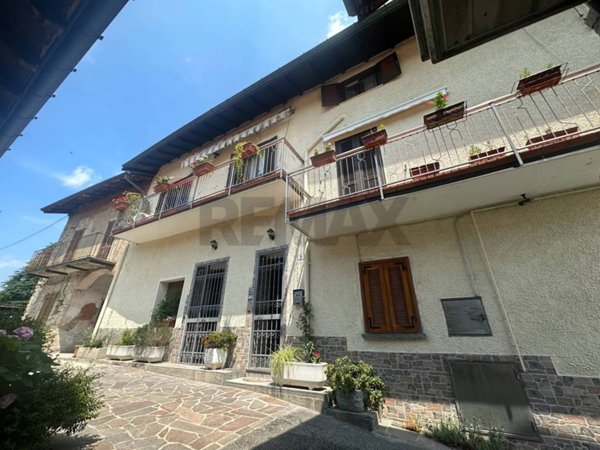 appartamento in vendita a Besozzo in zona Olginasio