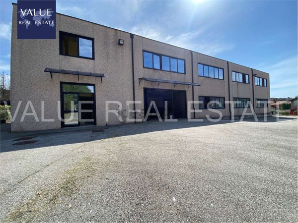 capannone in vendita a Besozzo