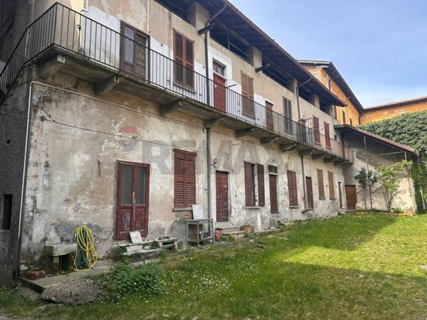 casa semindipendente in vendita a Besozzo