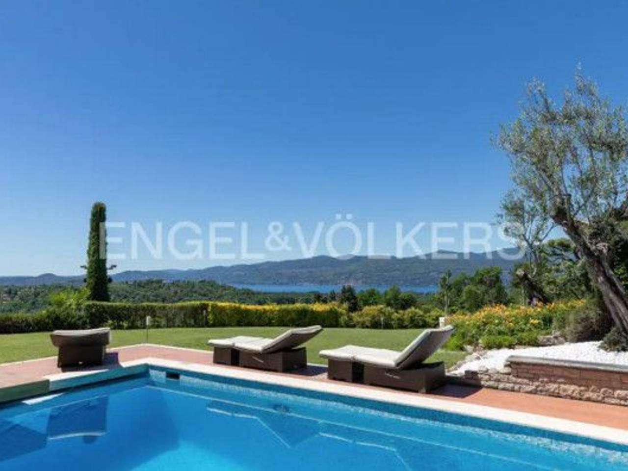 casa indipendente in vendita a Besozzo