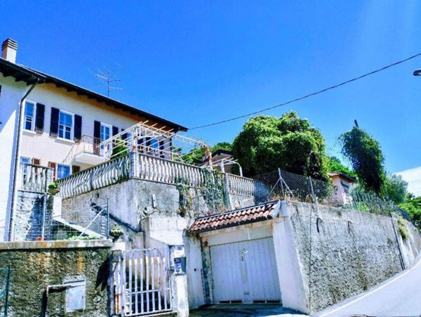 casa indipendente in vendita a Besozzo