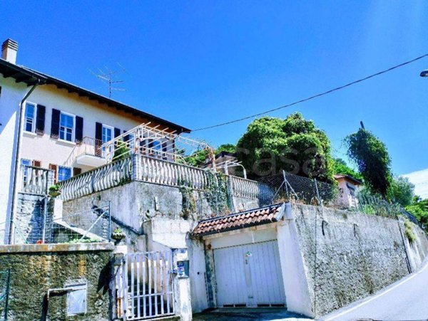 casa indipendente in vendita a Besozzo