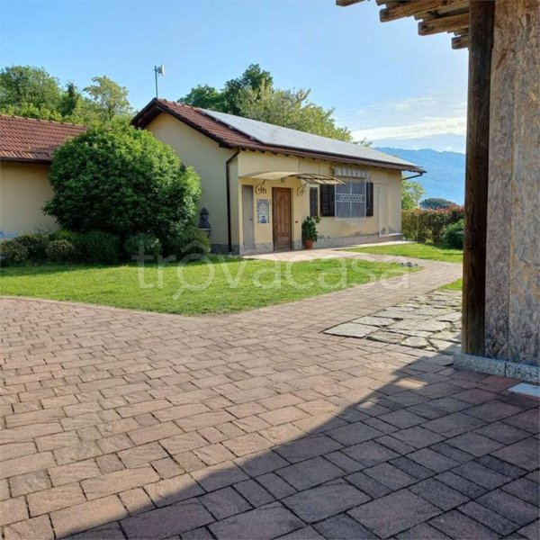 casa indipendente in vendita a Besozzo