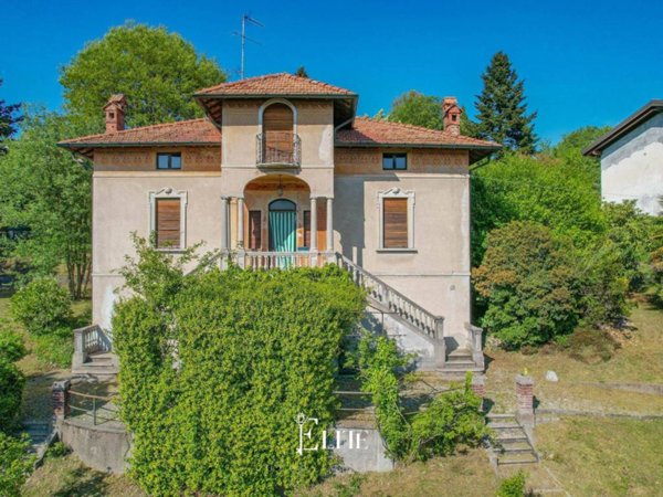 casa indipendente in vendita a Besozzo
