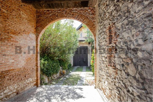 negozio in vendita a Besozzo