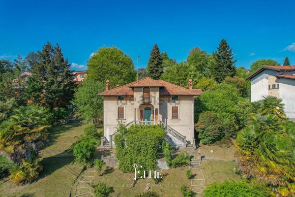 casa indipendente in vendita a Besozzo