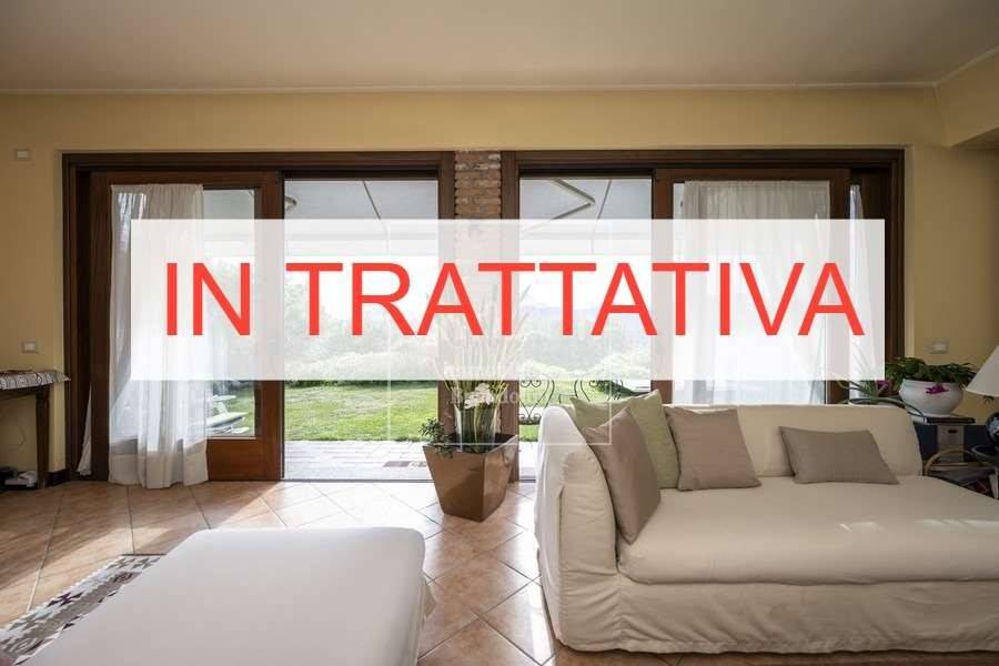 appartamento in vendita a Besozzo in zona Cardana
