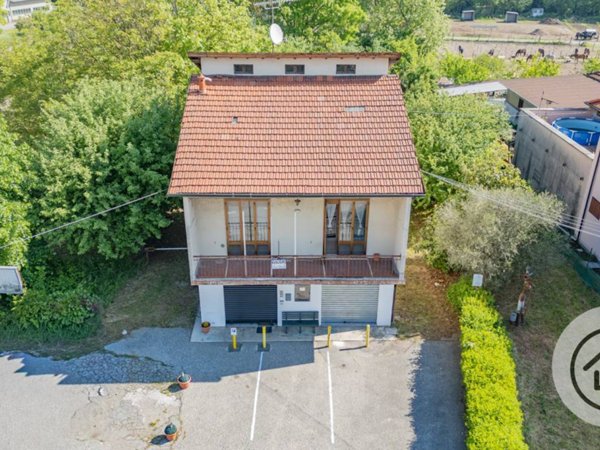 casa indipendente in vendita a Besozzo