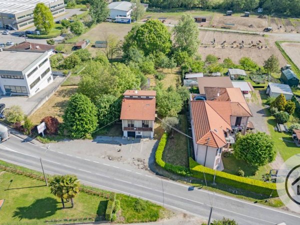 casa indipendente in vendita a Besozzo