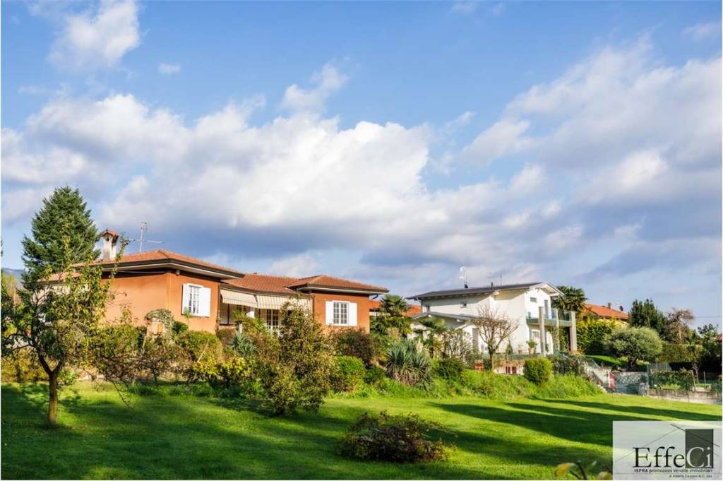 casa indipendente in vendita a Besozzo